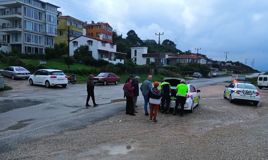 Sinop’ta Bostancılı sahilinde otomobil ile motosiklet çarpıştı: sürücü yaralandı