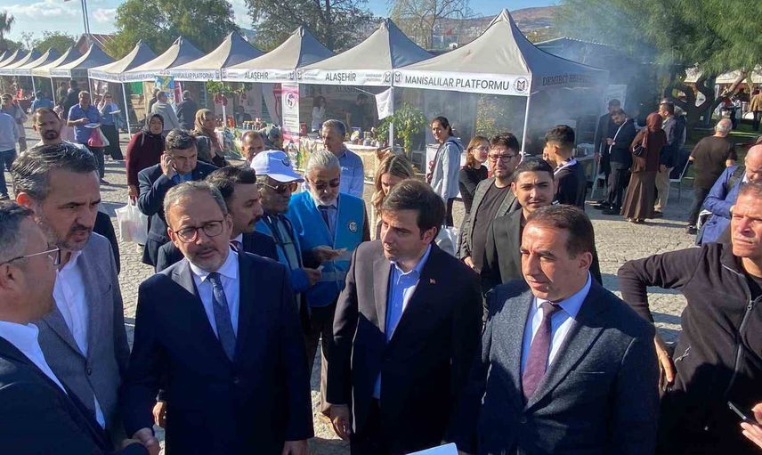 Alaşehir'in kültür ve lezzetleri İzmir'de ziyaretçilerin beğenisine sunuldu