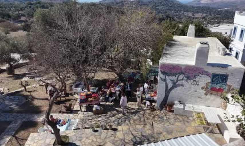 Bodrum sokaklarına el emeği motiflerle gölgelik kuruldu
