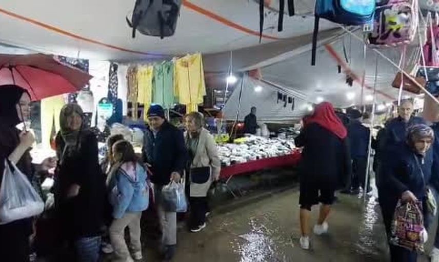 Akşam bastıran gök gürültülü sağanak Bolu'da günlük hayatı ve Göynük panayırını sekteye uğrattı