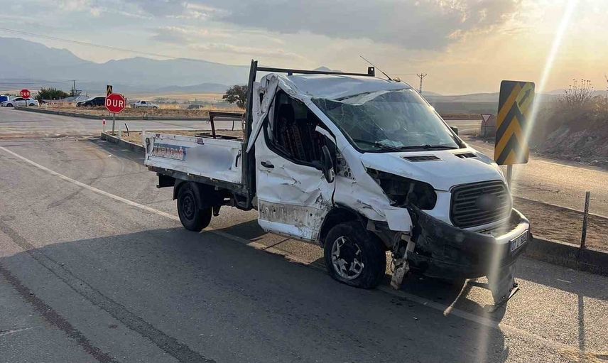 kahramanmaraş'ta MHP konvoyunda kaza: 1 ölü, 7 yaralı