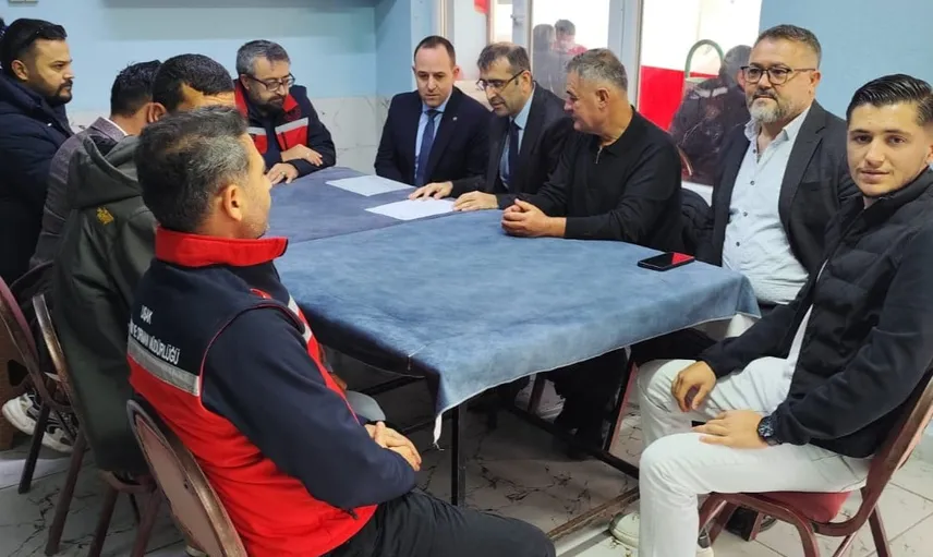 Uşak'ta tarım sahasında üreticiyle yerinde çözüm odaklı çalışmalar