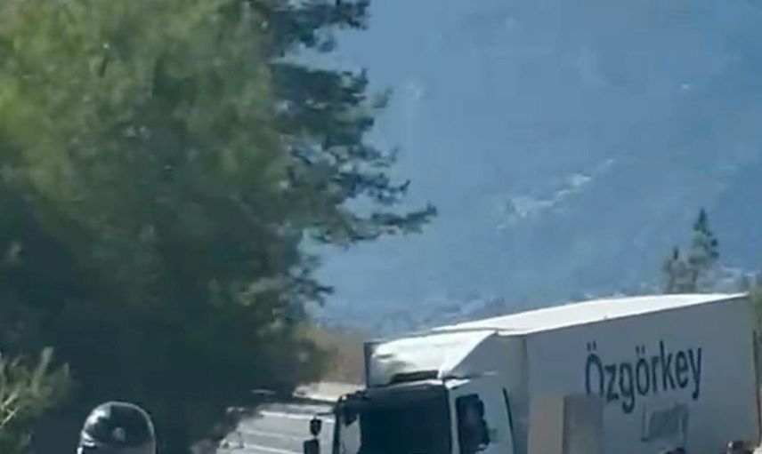 Kumluca'da cip ile kamyonun çarpışması can aldı