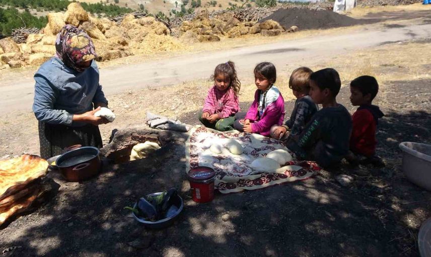 Ateşin içinde geçim: Demircialan'da meşe kömürü mesaisi