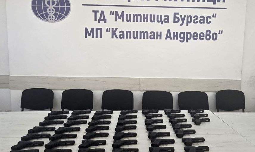 İncir yüklü tırdaki gizli yük: sınırda 45 tabanca bulundu
