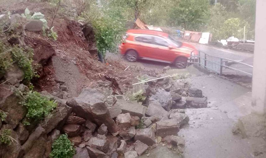 Karadeniz Ereğli'de mahalle yaşamını aksatan perde duvar çökmesi