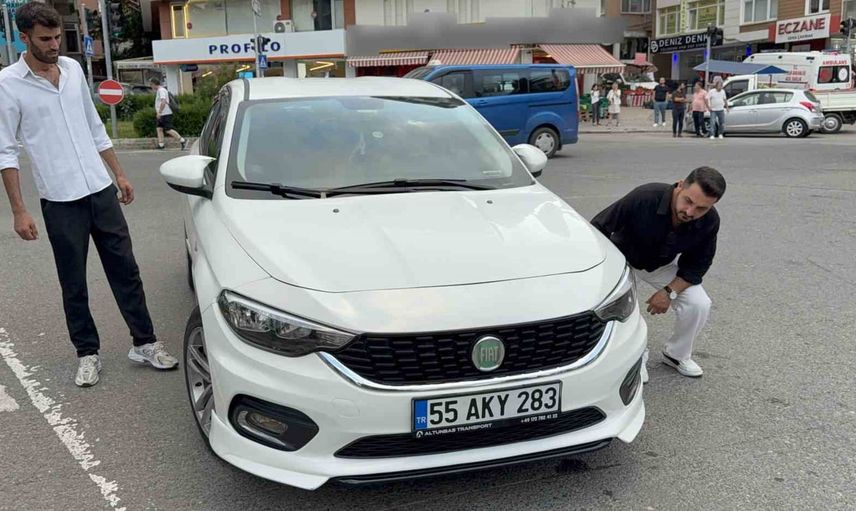 Samsun'da kavşakta yaşanan trafik kazasında iki kadın yaralandı