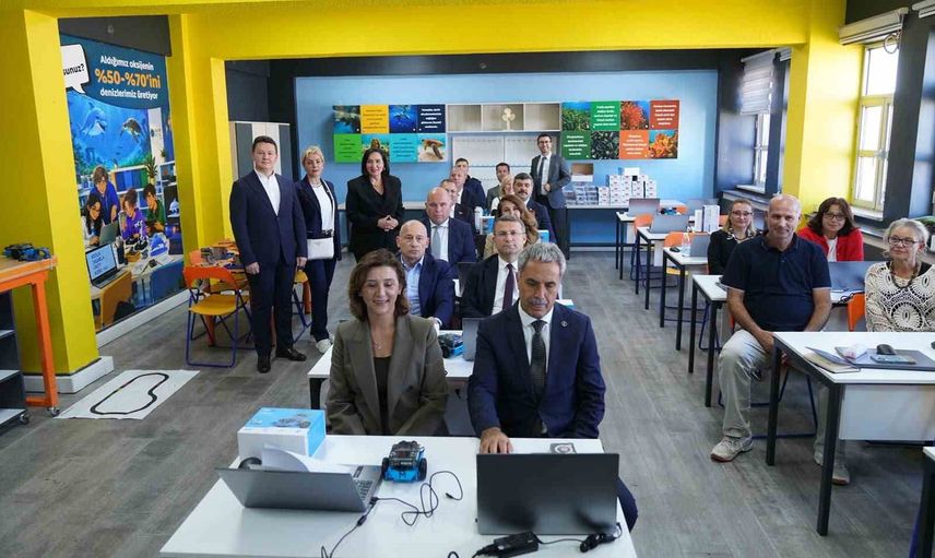 Ayvalık'ta mavi nefes: çocuklar denizi ve teknolojiyi öğreniyor