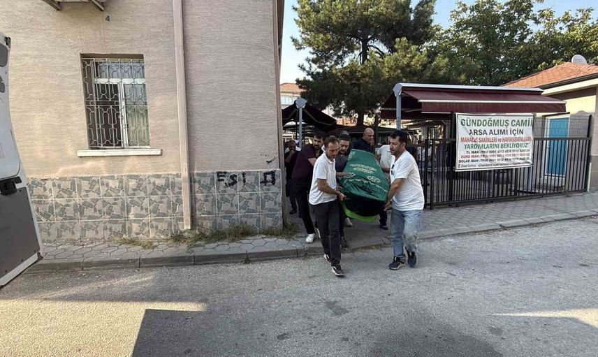 Eskişehir'de bıçaklanan esnaf son yolculuğuna uğurlandı