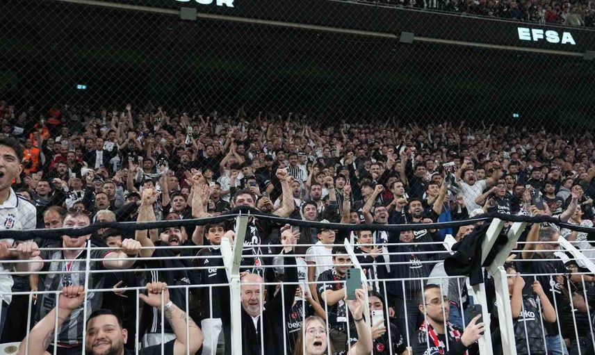 Beşiktaş ikinci yarıda öne geçti, Başakşehir 2-0 mağlup