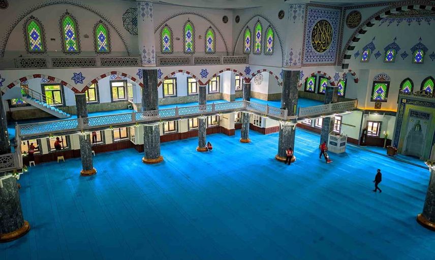 Ağrı'da Kızılay gönüllüleri Merkez Camii'ne temiz bir başlangıç sundu