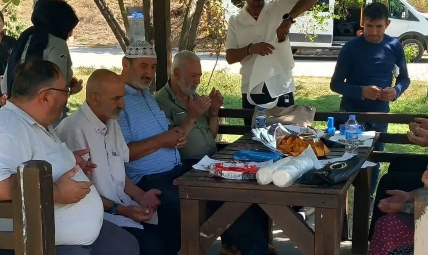 Kemah'ta mevlid-i nebi haftasında huzurevi sakinleriyle gönül buluşması