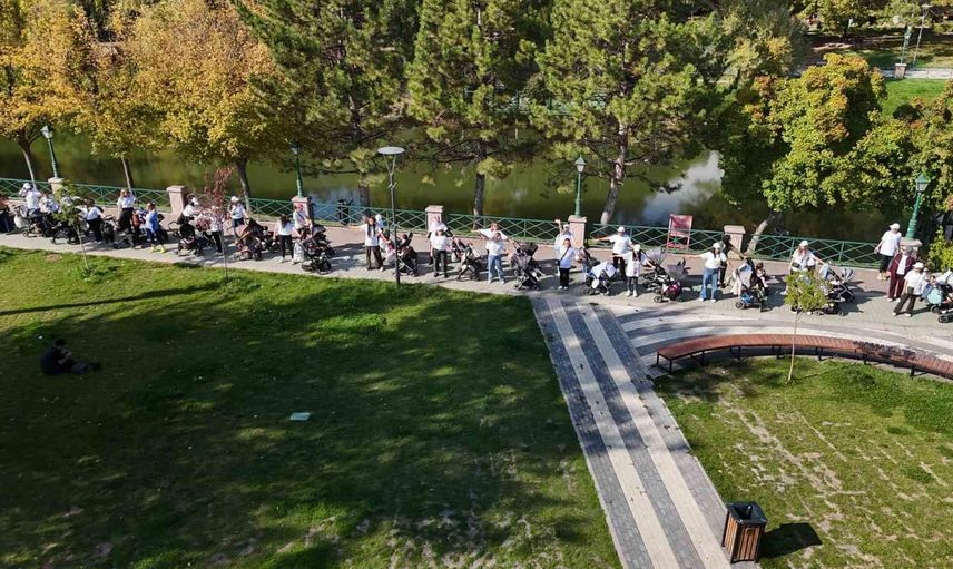 Anneler Kanlıkavak'ta buluştu: 75 anne bebekleriyle birlikte egzersiz yaptı