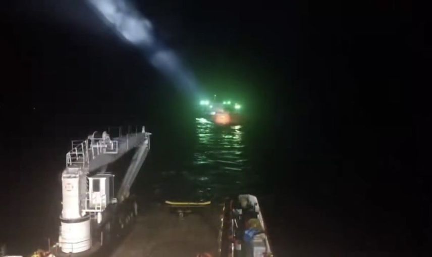 Marmara Adası açıklarında 243 metrelik tanker Tekirdağ demir sahasına çekildi
