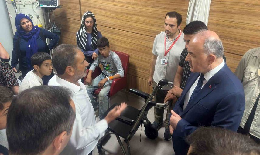 İkizce'de sabah saatlerinde patpat kazası: 2 ölü, 11 yaralı