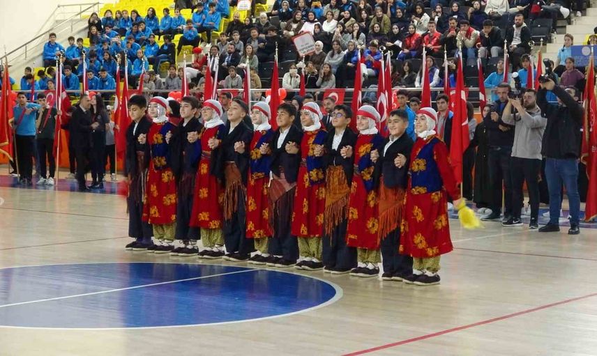 Bitlis'te gençlerin coşkusu ön plandaydı: 29 ekim töreni