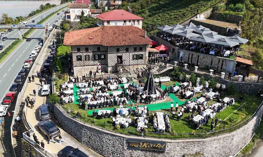 Saral ailesi Baştımar müzesinde binlerle aynı sofrayı paylaştı