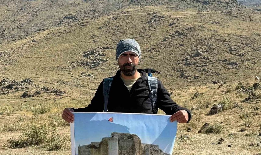 Zafer ruhuna tırmanış: Elazığlı sporcu Ağrı Dağı'nın zirvesine ulaştı