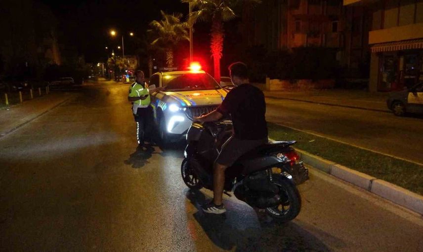 Manavgat'ta ters yönde akrobasi yapan sürücüye 610 bin lira ceza ve 180 gün men