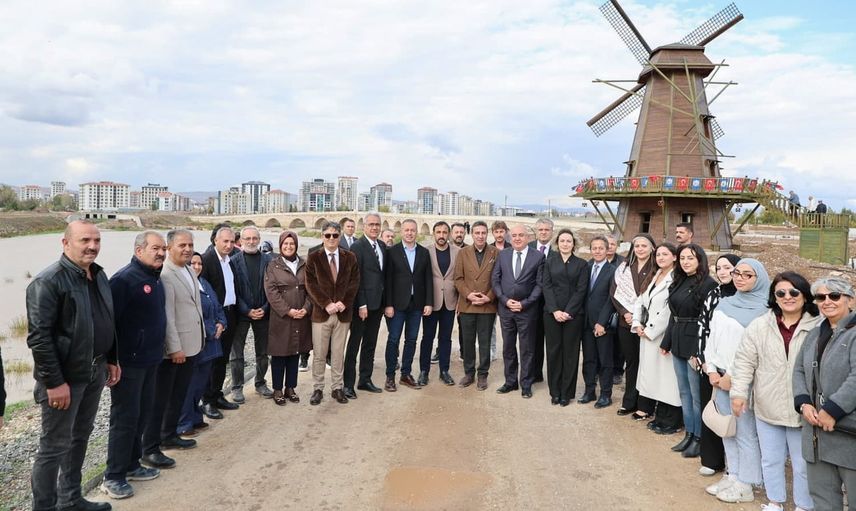 Kızılırmak projelerinde lezzet hattı: 24 dükkânlı sokak lezzetleri için temel atıldı