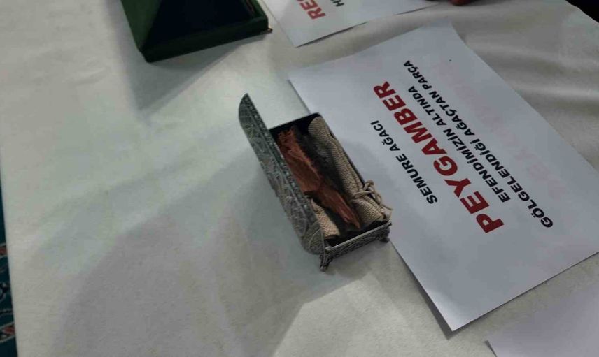Gediz'de manevi buluşma: kutsal emanetlere yoğun ilgi