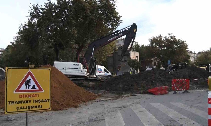 Altyapı çalışması sırasında doğalgaz borusunun delinmesi Eyüpsultan'da paniğe yol açtı