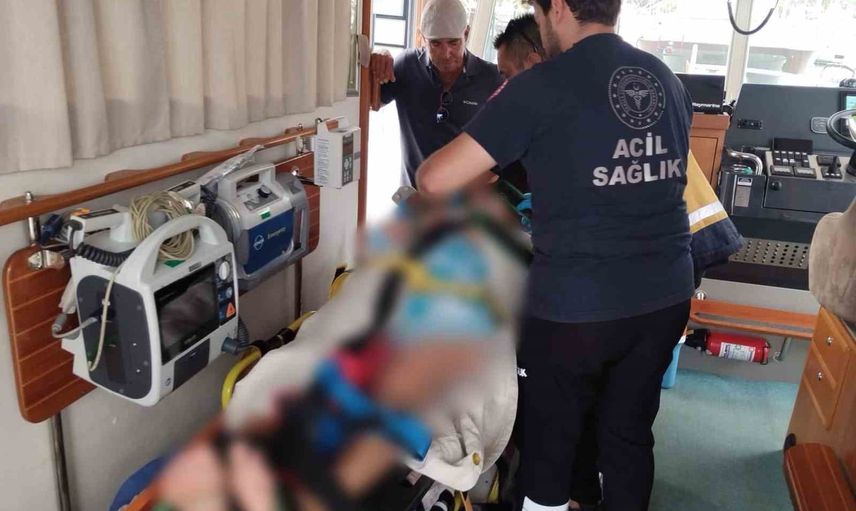 Tekneden düşüş Bodrum'da mavi turun sonunu getirdi, ABD vatandaşı ameliyat edildi