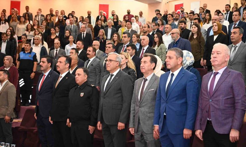Manisa'da okul yöneticilerine ve rehber öğretmenlere güvenlik farkındalığı eğitimi