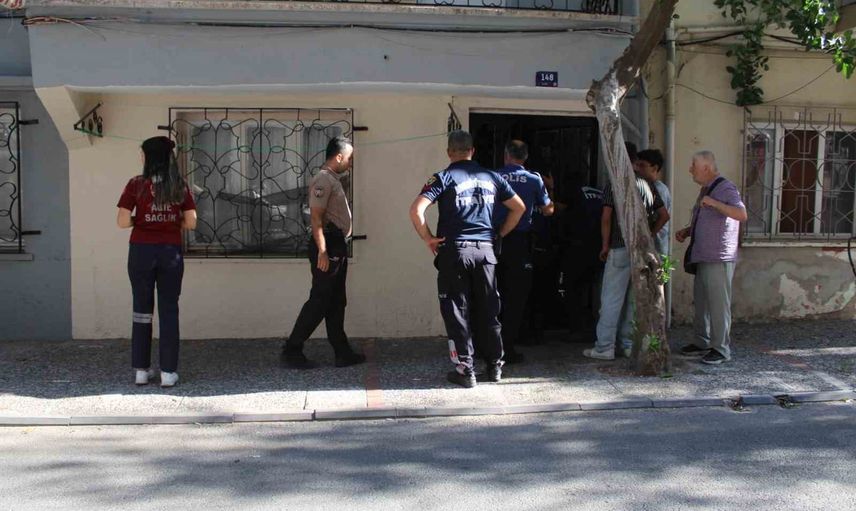 Haber alamayan torunun ihbarı ekipleri seferber etti, yaşlı kadın kapıyı kendi açtı