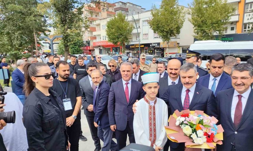 Batman'da kardeşlik külliyesi dualarla ibadete açıldı, Mustafa Çiftçi katıldı