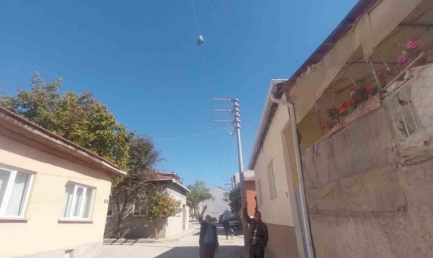Eskişehir'de telin üzerinde asılı bir sır: yıllardır kaldırılmayan botlar