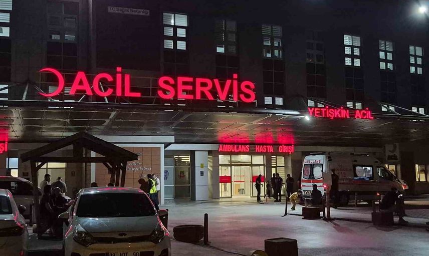 Odunpazarı barlar sokağında gece yarısı kavga: bir kişi bıçaklandı