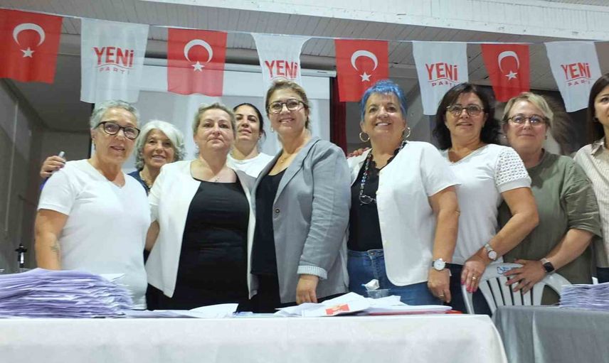 Burhaniye'de yeni dönem: Çiğdem Avcu ilçe başkanı seçildi
