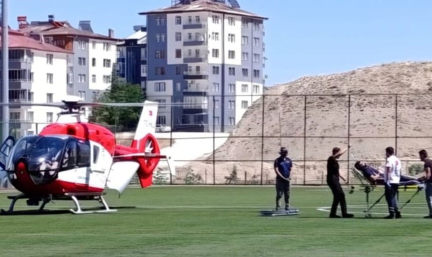 Darende'de zamana karşı müdahale: kalp krizi geçiren hasta hava ambulansıyla sevk edildi