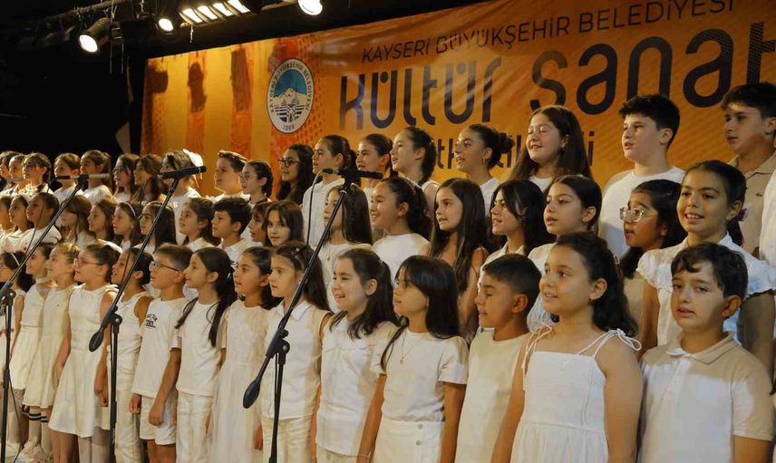 Konservatuvar yaz okulu 1.865 kursiyeri sertifikayla uğurladı