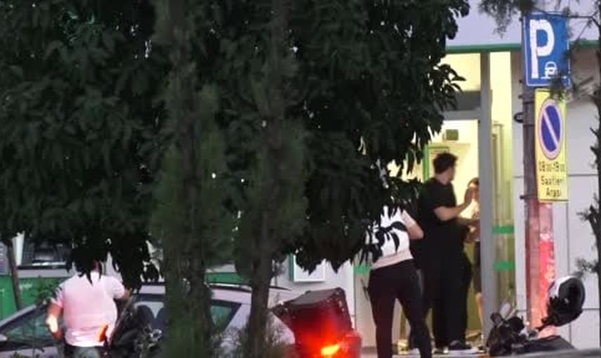 Bankada rehinelerin kurtarılma anı görüntülere yansıdı