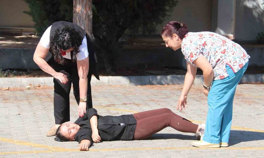 Fethiye'de hastane ölçeğinde deprem tatbikatı: seyyar hastane ve kurtarma uygulamaları test edildi