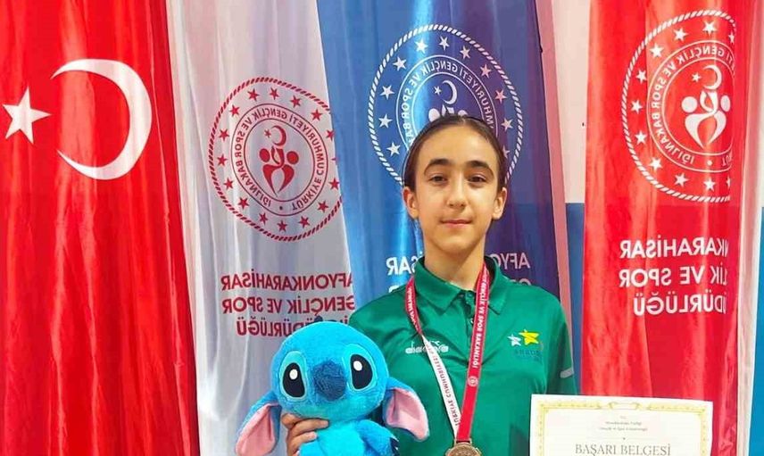 Körfezli genç karateci Anadolu Yıldızlar Ligi'nde bronzla döndü