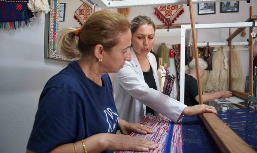 Ata yadigarı kilimle geleceğe köprü kuran usta