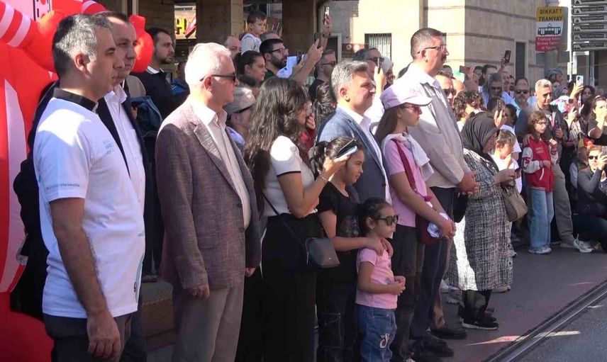 Bursa sokakları yürüyüşe ve oyunlara açıldı: hareketlilik haftası coşkusu