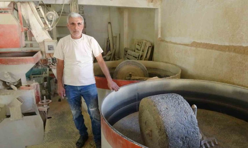 Asırlık değirmen teknolojiye rağmen geleneği yaşatıyor