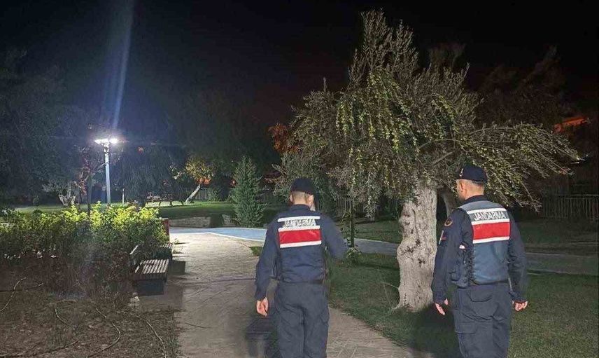 Çanakkale'de jandarmadan geniş çaplı huzur operasyonu: 112 şüpheli yakalandı, 15 tutuklandı