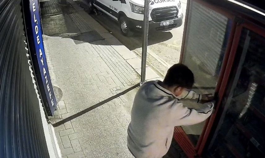 Kilit ve merak: Eskişehir'de sabaha karşı dolabı zorlayan iki çocuk