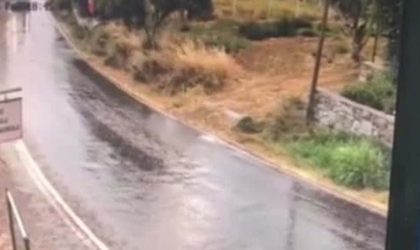 Muğla'da otobüsün kayarak tıra çarpma anı güvenlik kamerasında