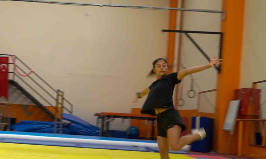 Manisalı genç sporcu Pamplona'da dünya ikinciliğine yükseldi