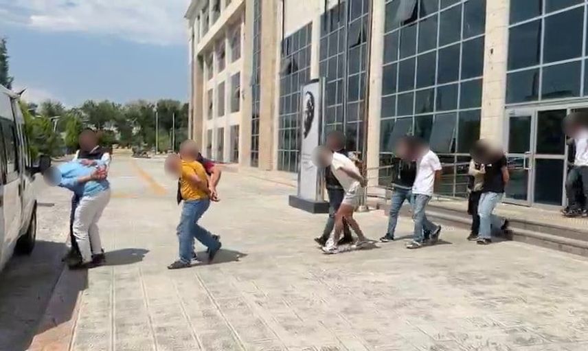Uşak'ta geniş çaplı uyuşturucu operasyonu: 14 kişi tutuklandı