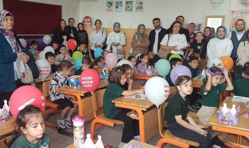 Okula merhaba: İlkadım İlkokulu'nda uzay temalı uyum şenliği