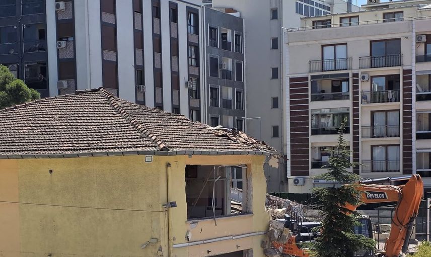 Köklü Atatürk Ortaokulu binası yıkıldı, yerine modern deprem yönetmeliğine uygun okul yapılacak