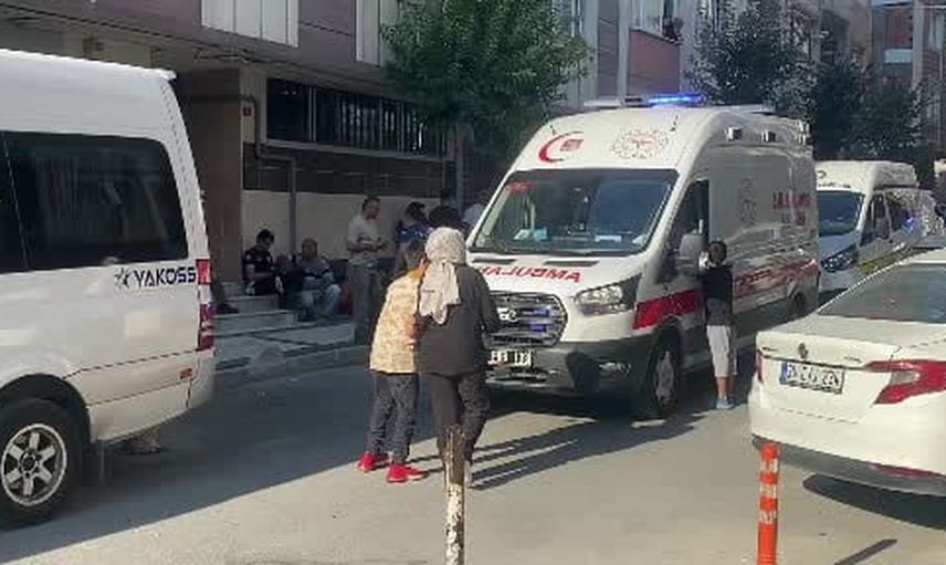 Gaziosmanpaşa'da dairede ölü bulunan kişinin cenazesi adli tıp morguna kaldırıldı