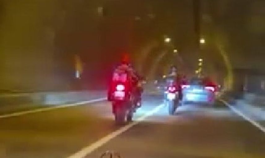 Karabük'te gözü kapalı sollamalar trafikte tehlike sinyali verdi